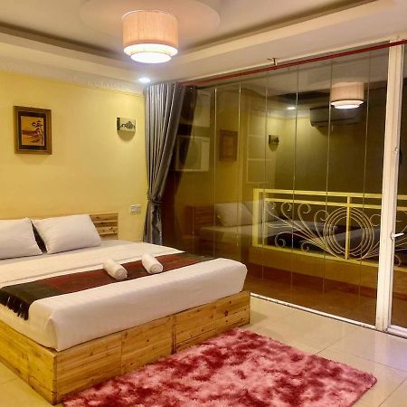 Soma Hotel Phnom Penh Esterno foto