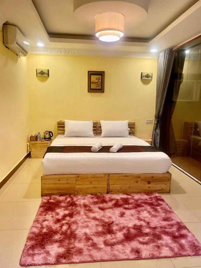 Soma Hotel Phnom Penh Esterno foto