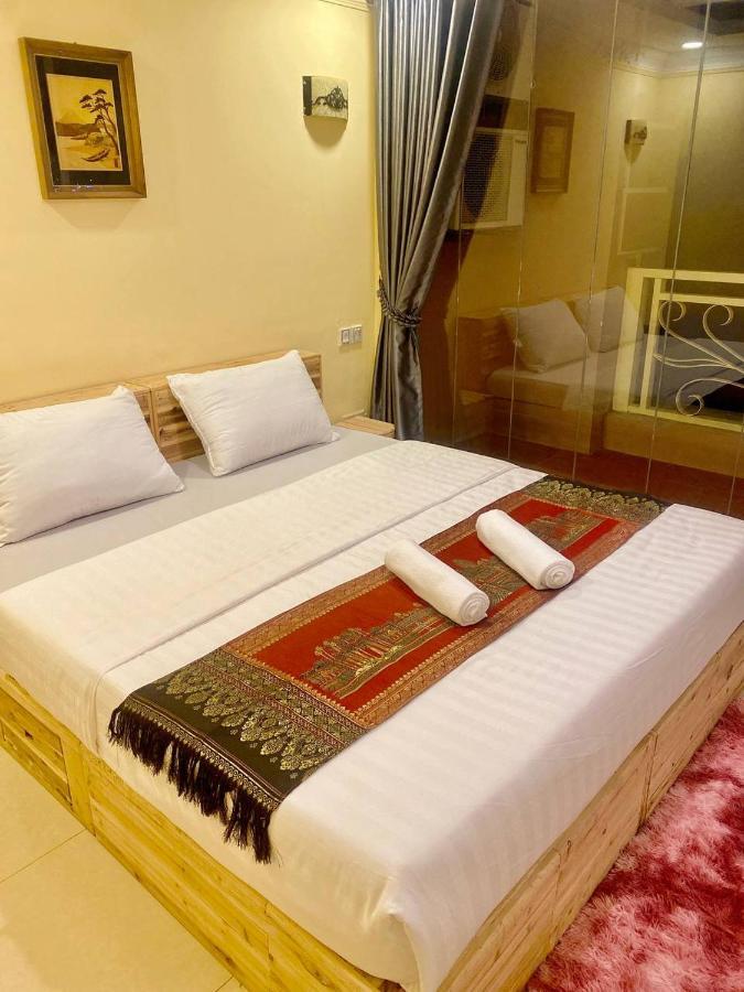 Soma Hotel Phnom Penh Esterno foto