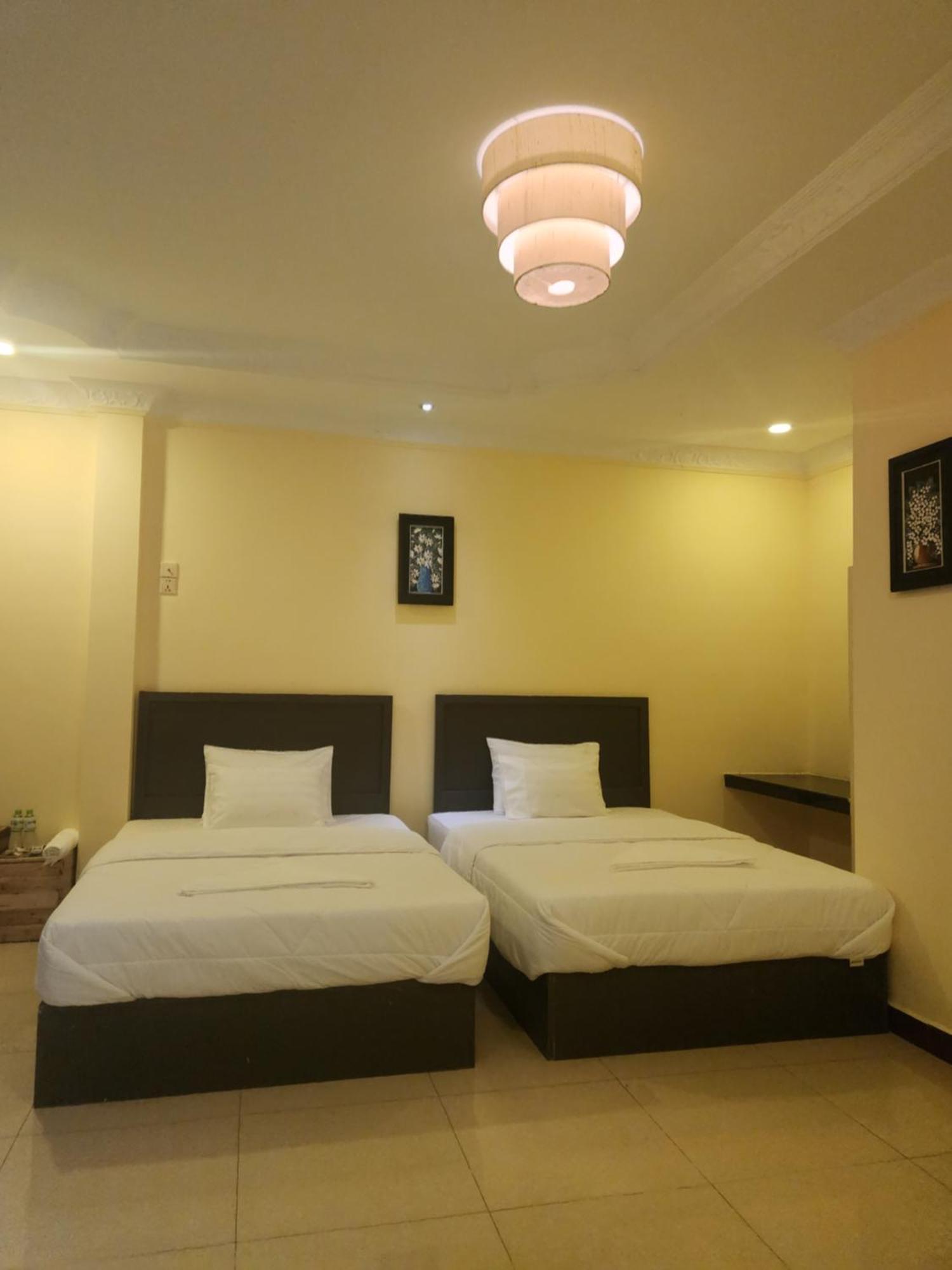 Soma Hotel Phnom Penh Esterno foto