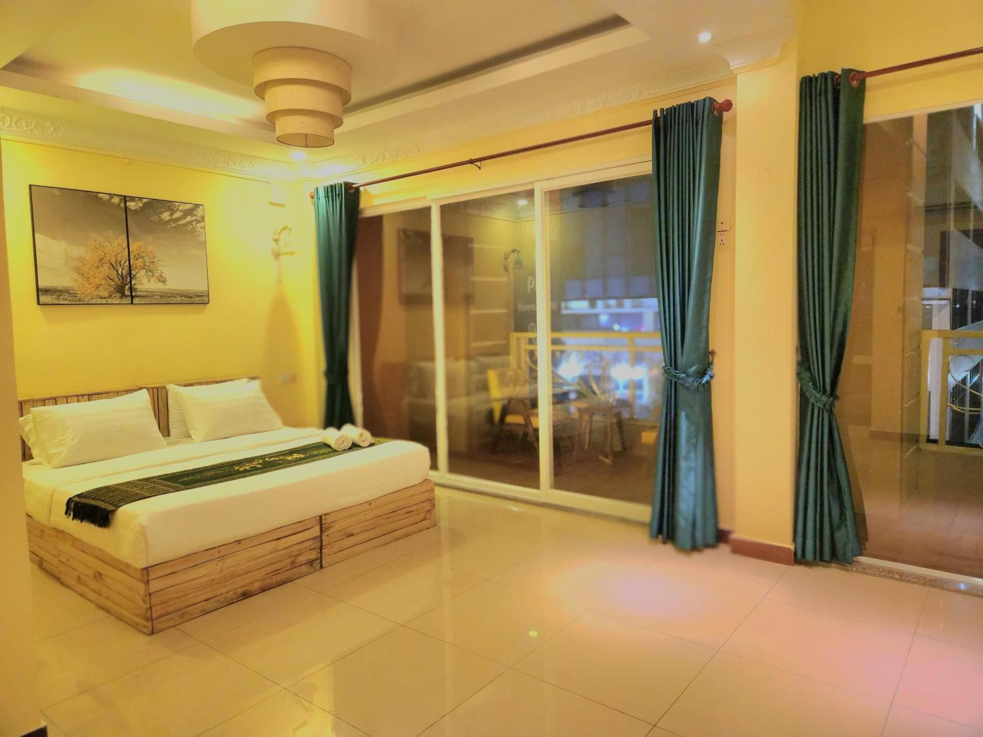 Soma Hotel Phnom Penh Esterno foto