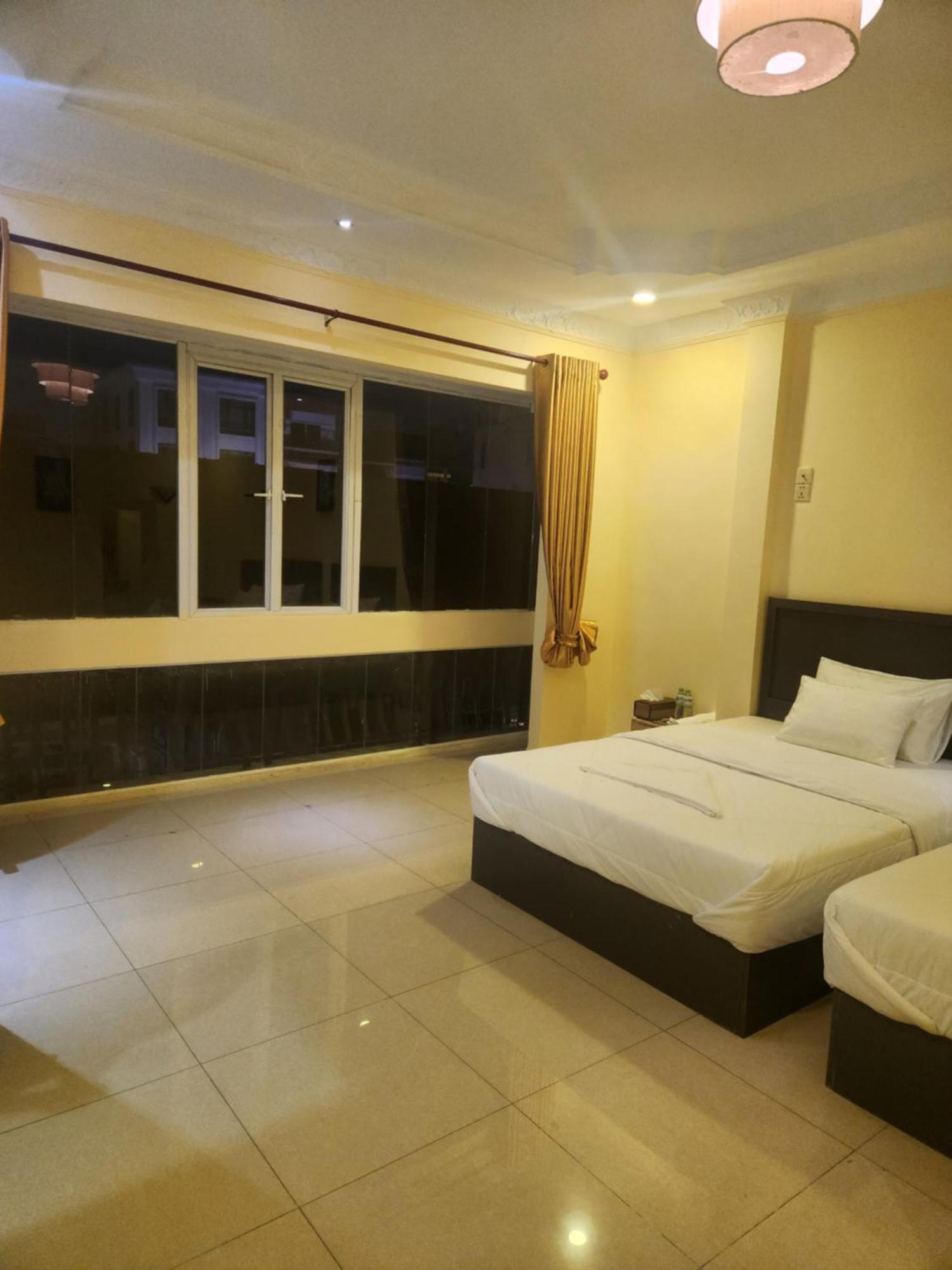 Soma Hotel Phnom Penh Esterno foto